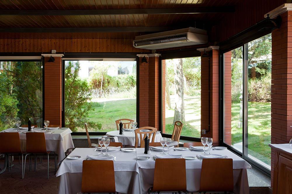 Apartamentos Th La Florida Madrid Restaurant foto