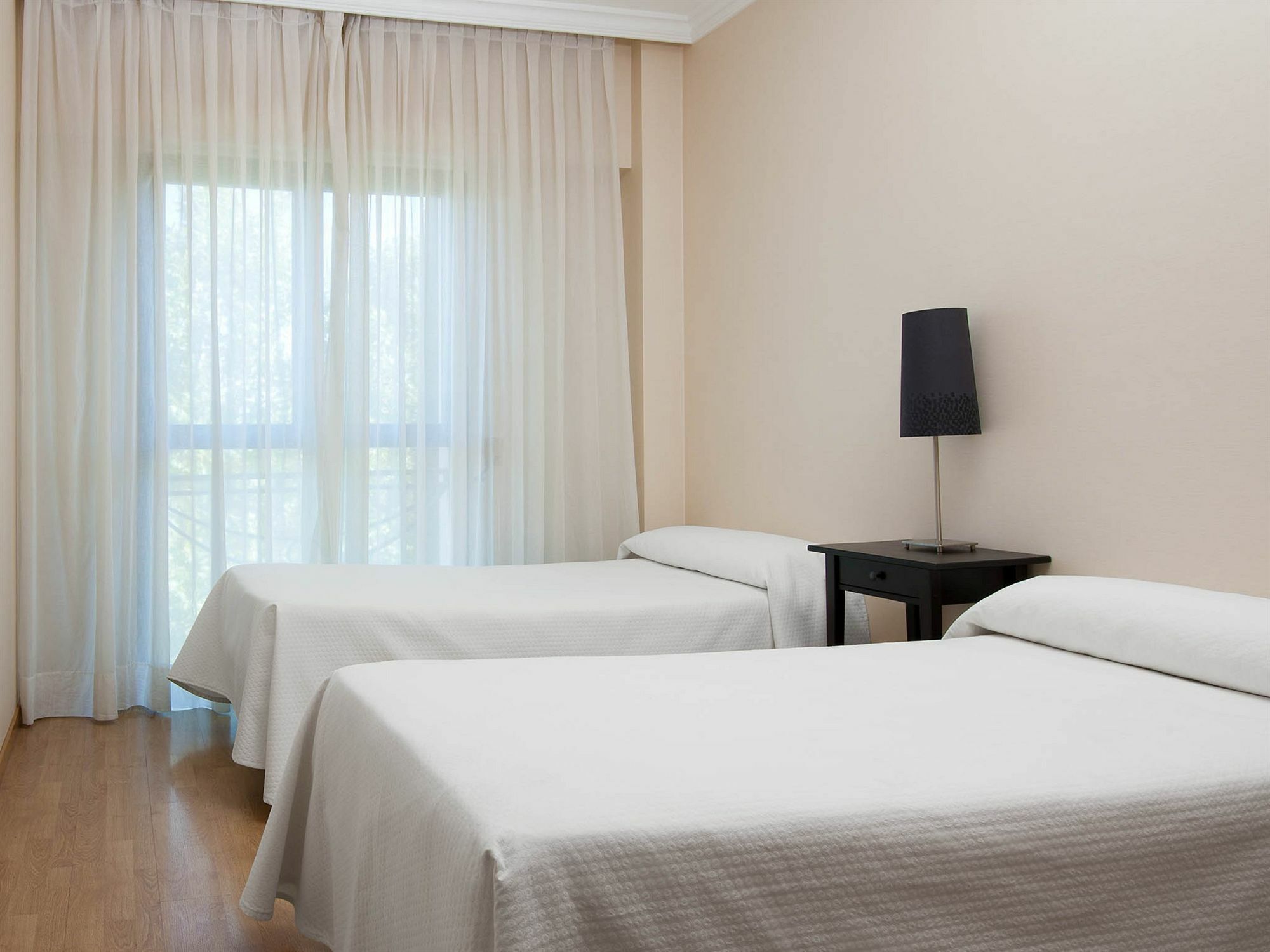 Apartamentos Th La Florida Madrid Exterior foto